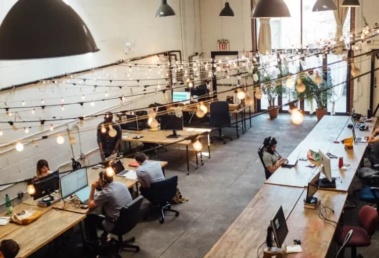 Coworking Spaces vs Traditional Offices