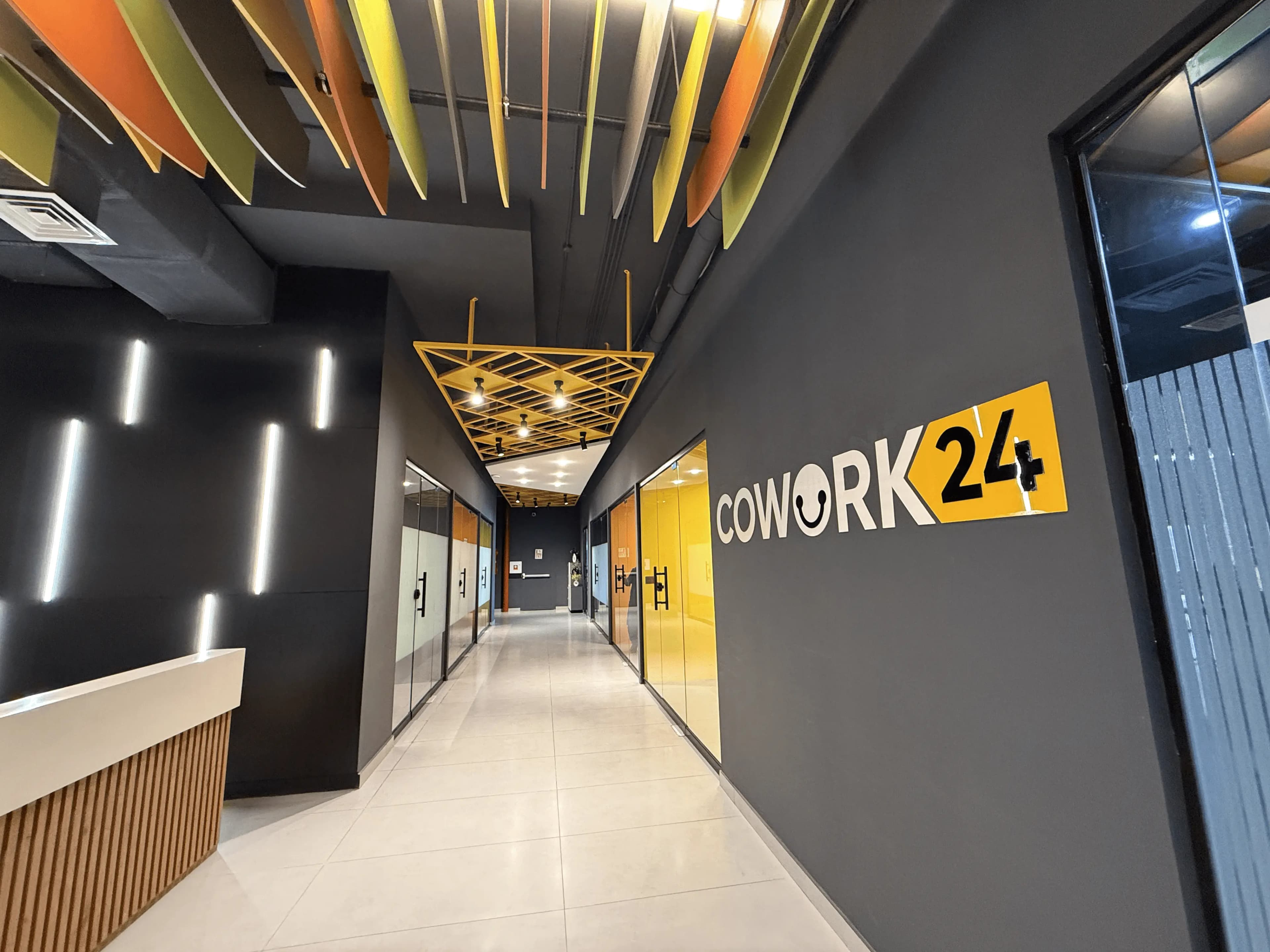 Coworking Spaces vs Traditional Offices