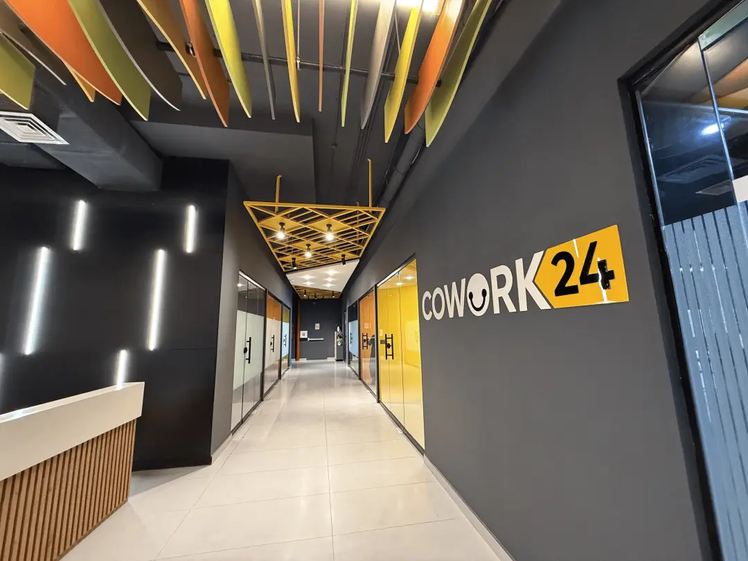 Coworking Spaces vs Traditional Offices